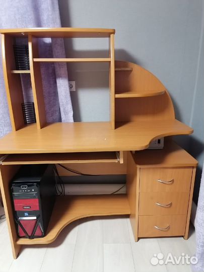 Компьютерный стол