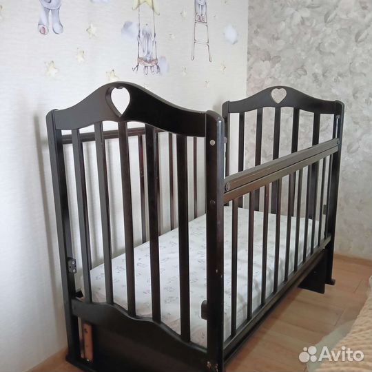 Детская кроватка