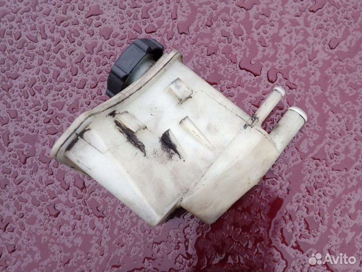 Бачок гидроусилителя Ford Mondeo 2 лифтбек 1.8I