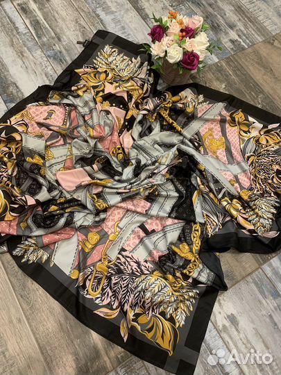 Шелковый платок шаль Louis Vuitton новый