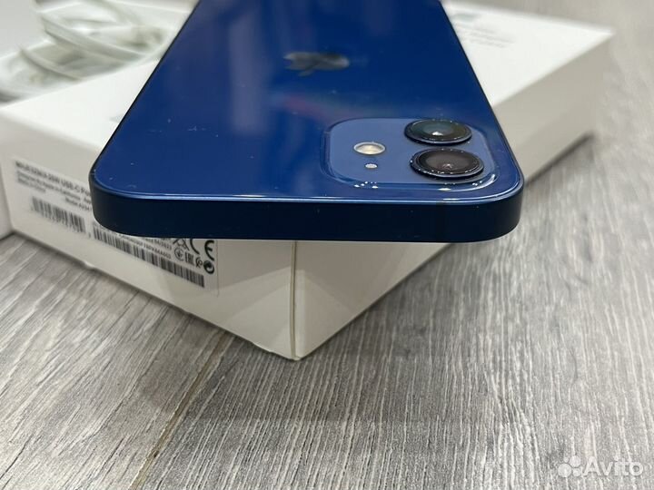 iPhone 12, 64 ГБ