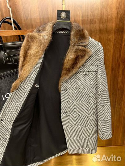 Пальто Louis Vuitton в наличии