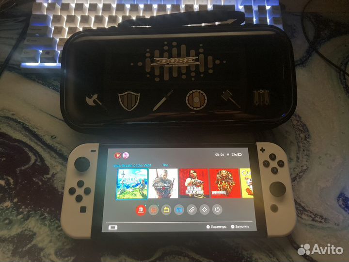 Nintendo Switch oled с играми, чехлом и sd картой