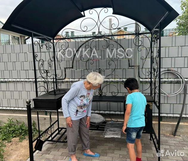 Мангал с крышей