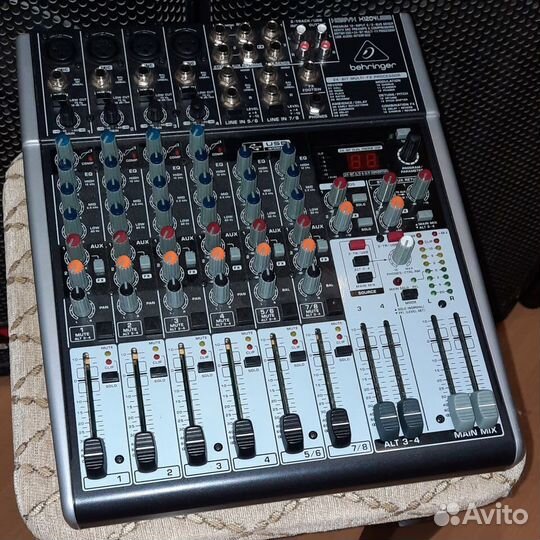 Микшерный пульт Behringer Xenyx X1204USB Микшер FX