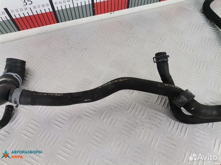 Патрубок радиатора Volkswagen Touran 2-й рест