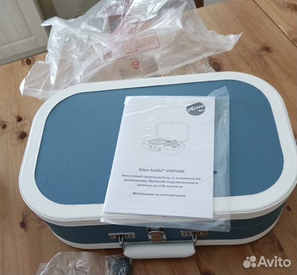 Виниловый проигрыватель Alive Audio vintage