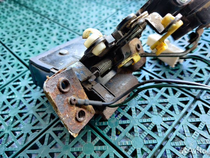 Замок багажника Hyundаi Elаntrа 3 лифтбек