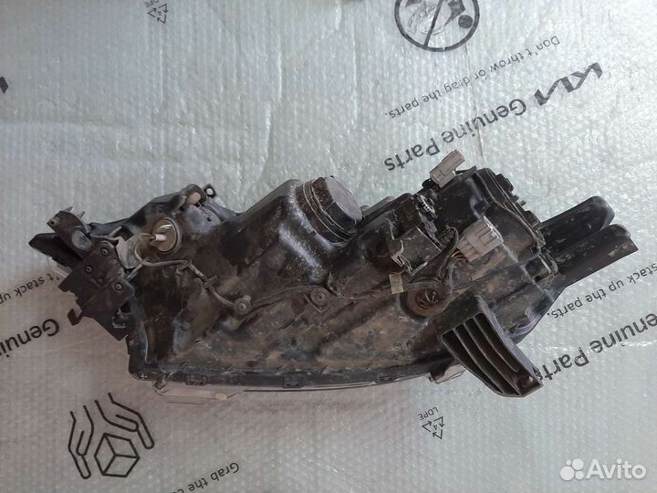 Фара правая Mitsubishi Outlander 3 Оригинал