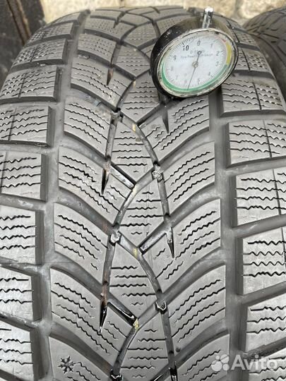 Goodyear UltraGrip Performance SUV Gen-1 235/55 R19