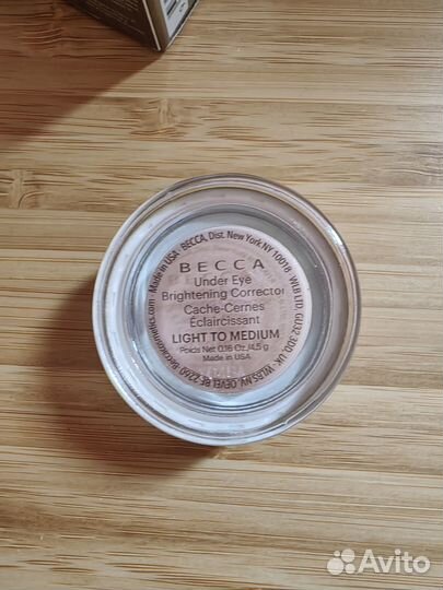 Becca Under Eye Brightening Corrector