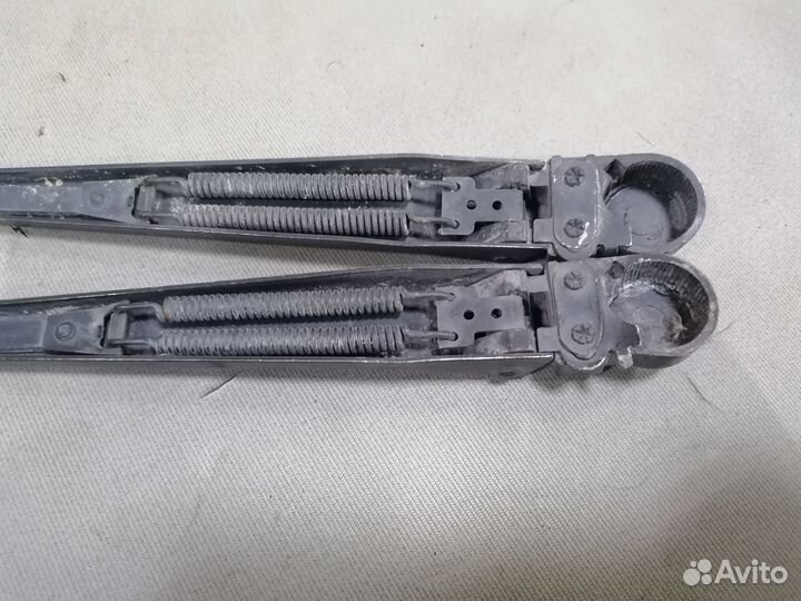 Поводок дворника Ford Taurus 2 1992-1996