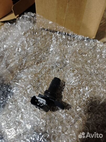 Датчик положения распредвала 31491073