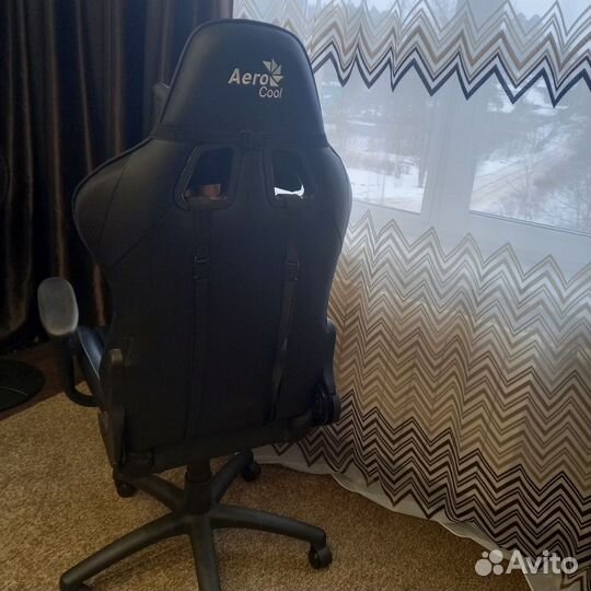 Игровое компьютерное кресло AeroCool