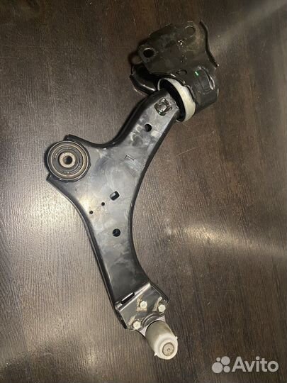 Рычаг передний левый Volvo XC60