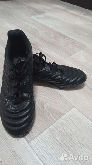 Футбольные бутсы