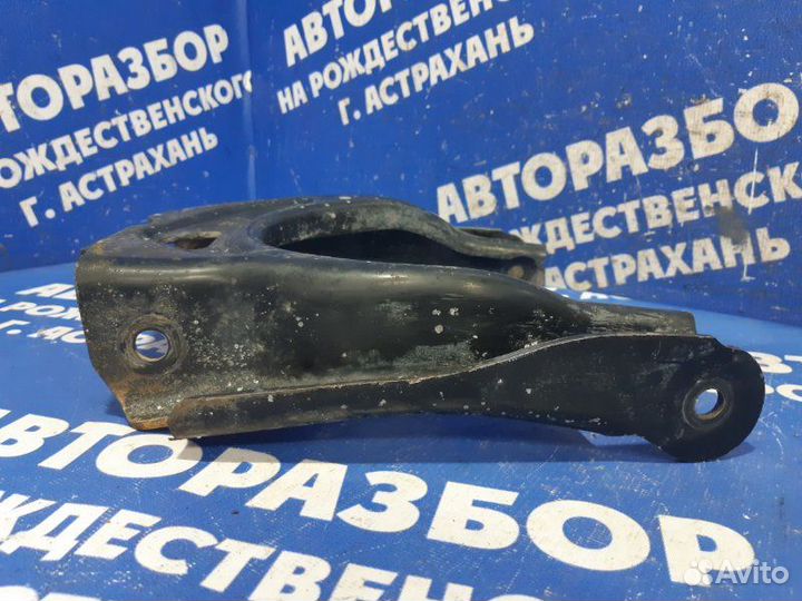 Передний левый рычаг Peugeot 407 седан RFJ 2006