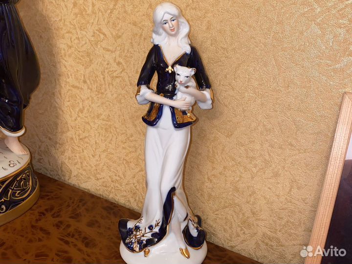 Фарфоровая статуэтка Чехия