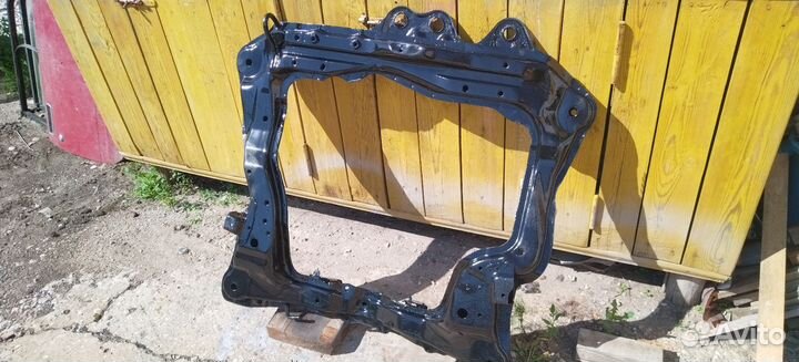 Подрамник передний Дайхатсу yrv m201g