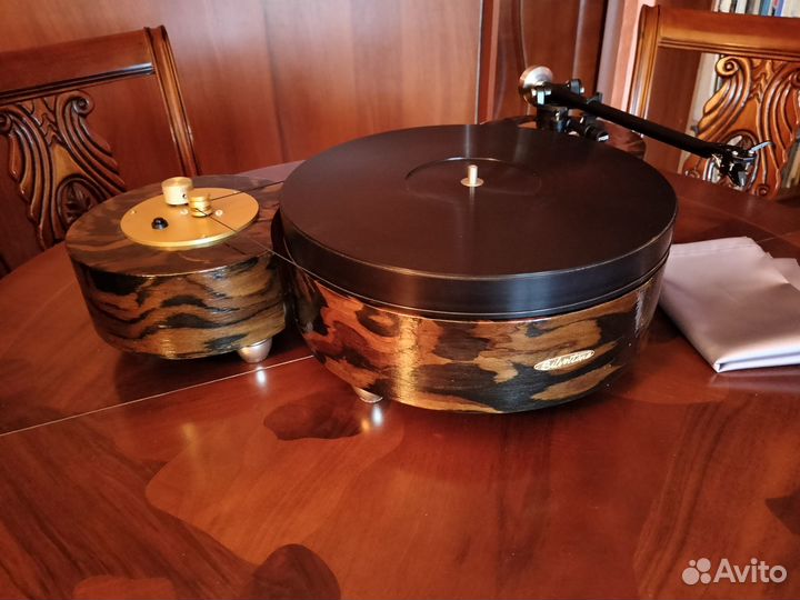 Проигрыватель пластинок Silvertone Piano Ebony