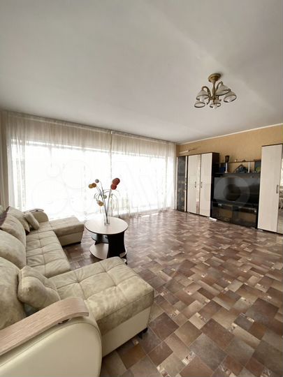 3-к. квартира, 109,9 м², 3/5 эт.