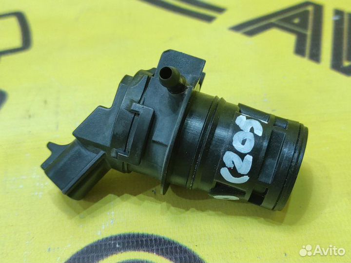 Насос омывателя Toyota Camry ACV30 2AZ-FE 2004.05