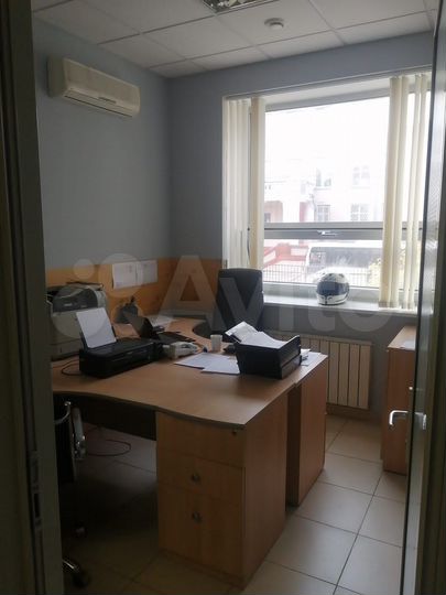 Здание со стабильным арендным потоком