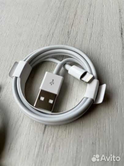 Кабель для зарядки iPhone