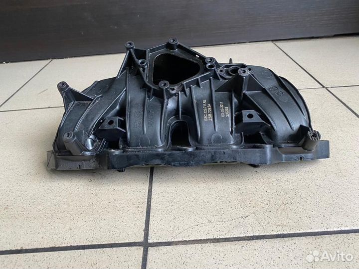 Впускной коллектор Volkswagen Tiguan