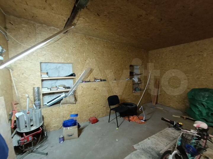 Гараж, > 30 м²