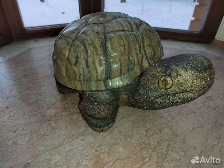Черепаха из натурального камня
