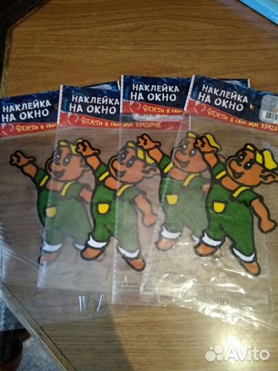 Наклейки на окно