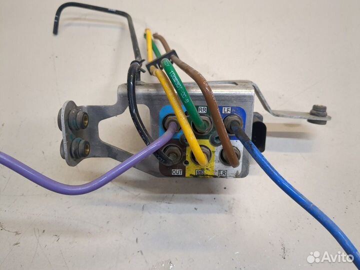 Блок клапанов Tesla Model S, 2013