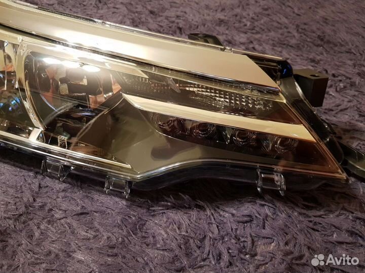 Фара правая на Toyota Corolla 2015-2020