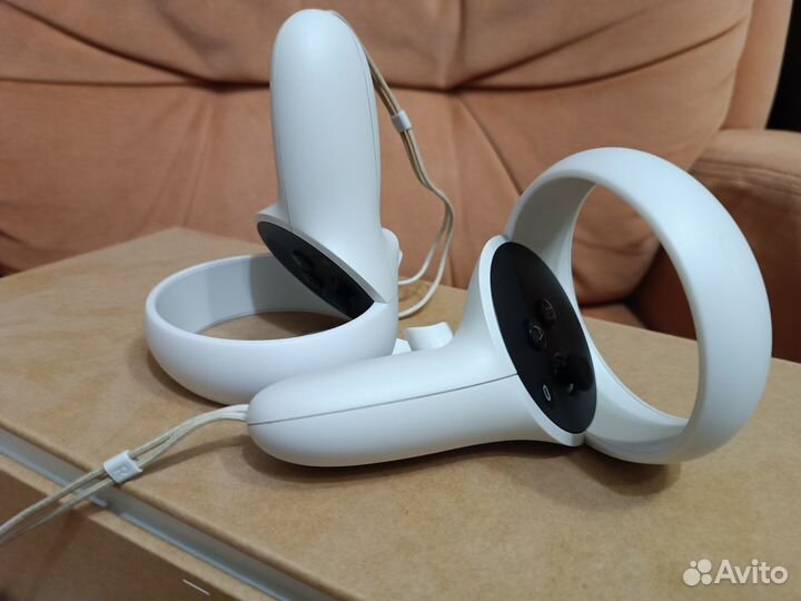 Продам Oculus Quest 2