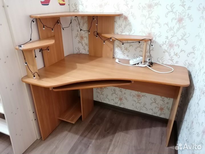 Компьютерный стол