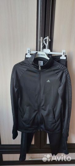 Спортивный костюм adidas