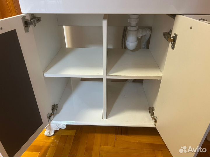 Тумба для ванной с зеркалом