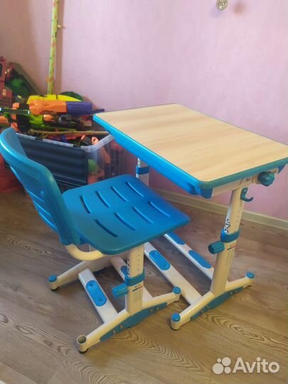 Растущая парта и стул бу