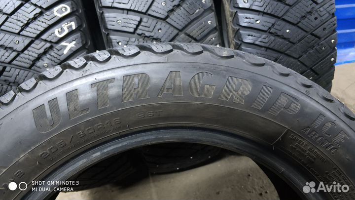 Goodyear Ultragrip Ice Arctic 205/60 R16 92H