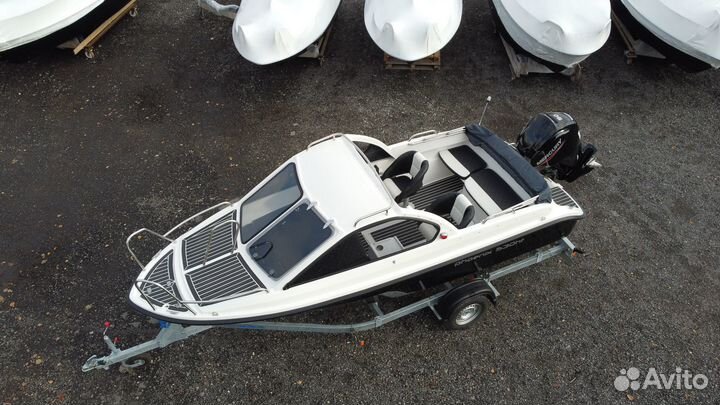 Катер Phoenix 530HT
