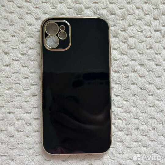 Чехлы на iPhone 11