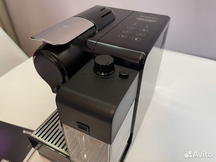 Кофемашина Delonghi Nespresso EN550
