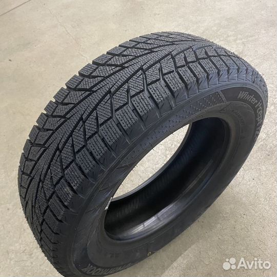 Hankook Winter I'Cept iZ 2 W616 245/50 R18 104T