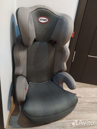 Автомобильное детское кресло (бустер)