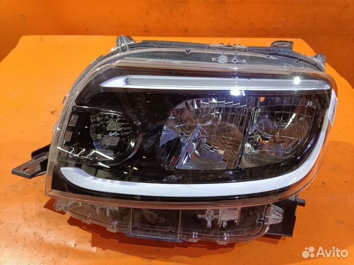 Фары Daihatsu Tanto LA650S