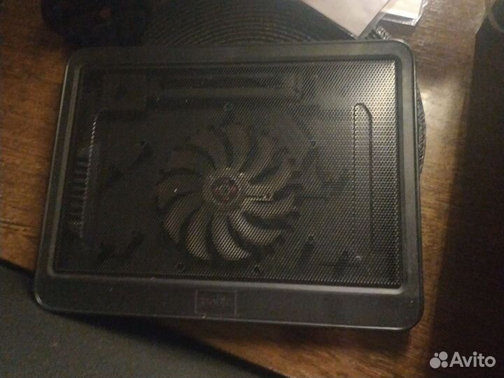 Подставка с охлаждением