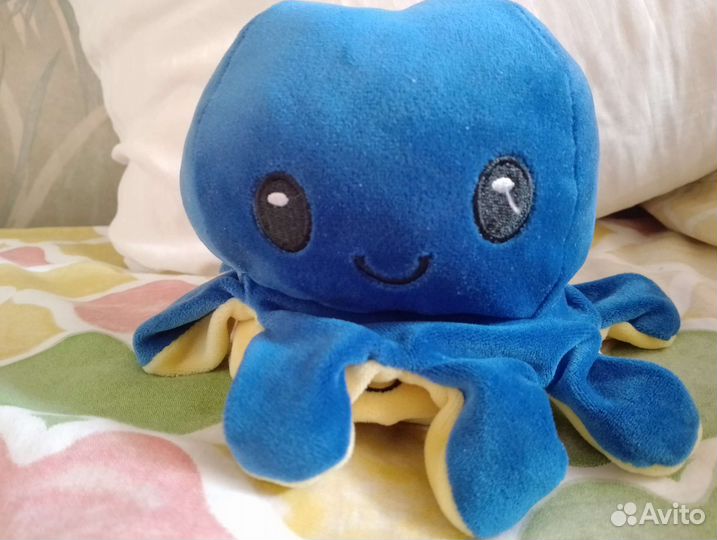 Плюшевая игрушка осьминог