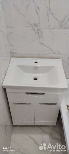 Тумба и мойка для ванной комнаты