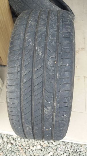 Kumho Majesty 9 Solus TA91 235/45 R18